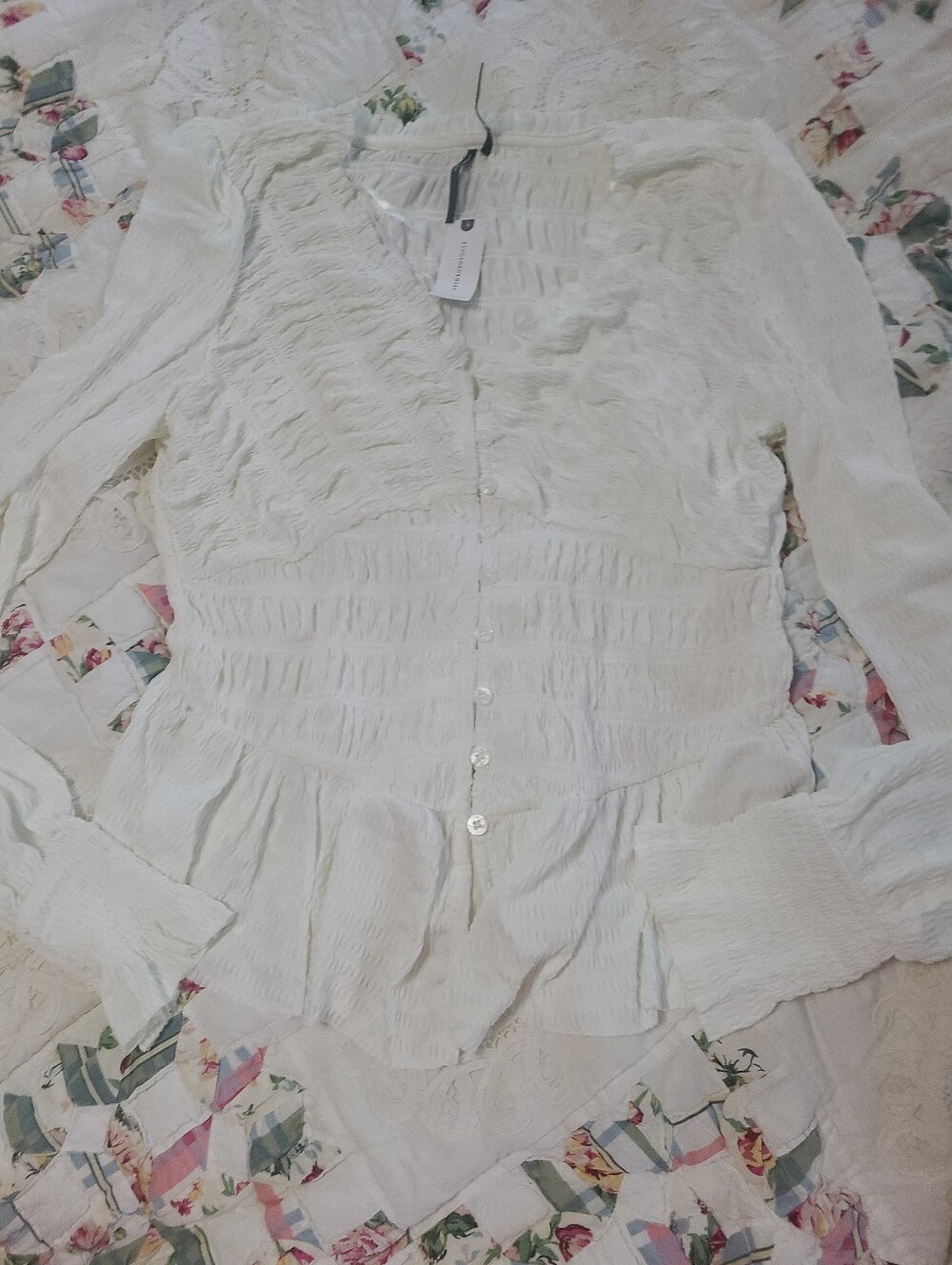 By Anthropologie Long-Sleeve Smocked V-Neck Top Large NWT - Picture 6 of 7